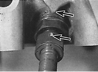 Совмещение метки на корпусе форсунки с приливом на головке блока цилиндров при