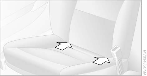 Крепления ISOFIX находятся в точках, пока занных стрелками.