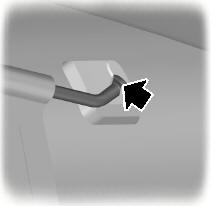 1. Сожмите концы верхней штанги и вставьте их в фиксаторы, расположенные на крыше.