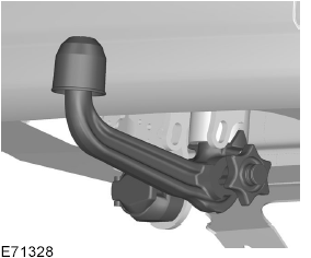 13-штырьковый разъем прицепа и съемный буксирный крюк устанавливаются под задним