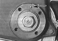Установка шкива вспомогательного ремня