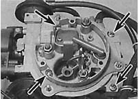 Расположение винтов крепления верхней крышки карбюратора