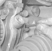 12. Если зубчатые колеса балансировочных валов (переднего и заднего) повреждены,