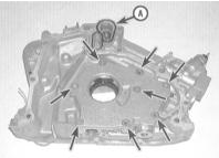 1. При помощи большой отвертки с крестообразным залом выверните винты крепления