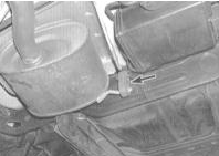 b) Подлежащий отдаванию крепеж предварительно смажьте проникающим маслом;