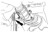 Лучше заменять полностью: Резиновые петли (указаны стрелкой) после выполнения